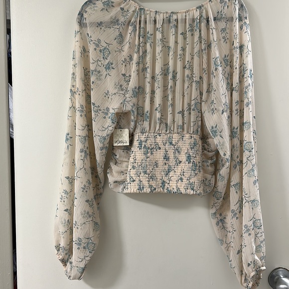 Brand new never used Free People blouse. Floral fabric - Picture 6 of 7